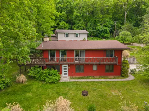 2 Bryan Rd, Athens, OH 45701
