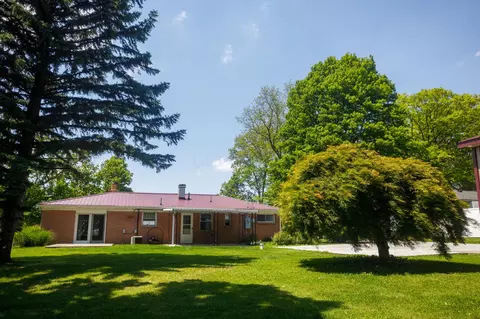 Exterior - 4008 Bosart Rd, Springfield, OH 45503 photo 7 of 9