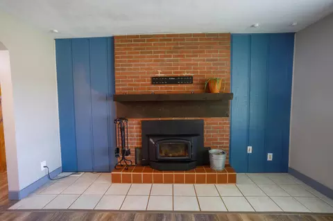 Living - 4008 Bosart Rd, Springfield, OH 45503 photo 4 of 6