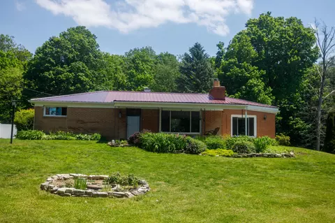Exterior - 4008 Bosart Rd, Springfield, OH 45503 photo 2 of 9