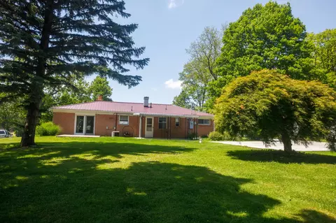 Exterior - 4008 Bosart Rd, Springfield, OH 45503 photo 6 of 9