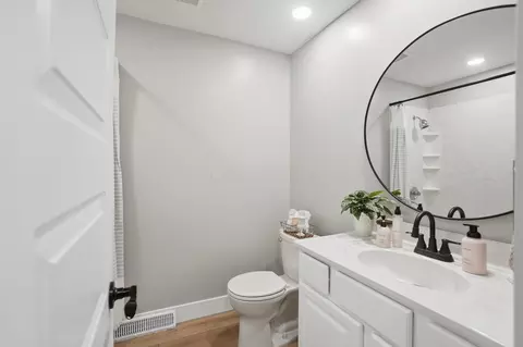 Bath - 5616 Durrett Rd, Orient, OH 43146 photo 3 of 5