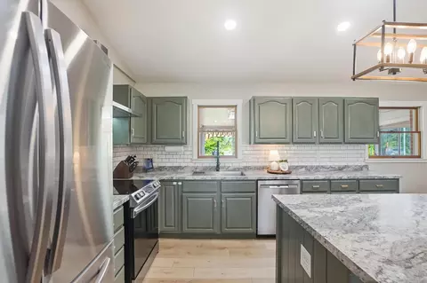 Kitchen - 5616 Durrett Rd, Orient, OH 43146 photo 4 of 7
