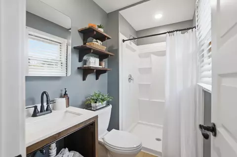 Bath - 5616 Durrett Rd, Orient, OH 43146 photo 1 of 5