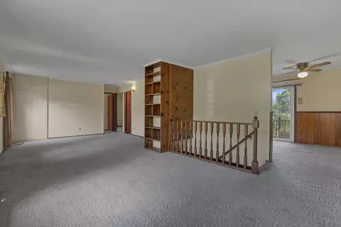 Living - 1905 Mohawk Dr, Lancaster, OH 43130 photo 5 of 7