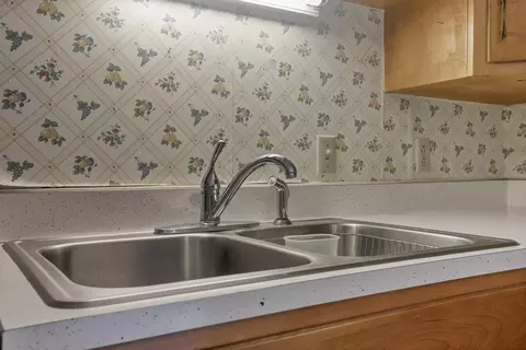 Kitchen - 1905 Mohawk Dr, Lancaster, OH 43130 photo 3 of 3