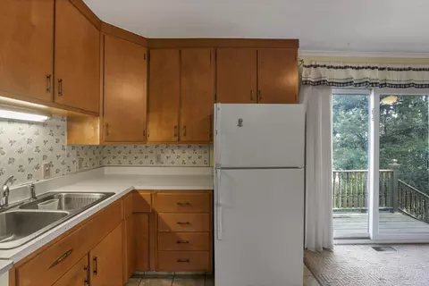 Kitchen - 1905 Mohawk Dr, Lancaster, OH 43130 photo 1 of 3