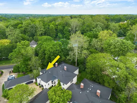 View/Area - 100 Bishop Sq, Bexley, OH 43209 photo 3 of 4
