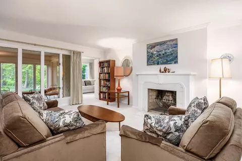 Living - 100 Bishop Sq, Bexley, OH 43209 photo 3 of 5