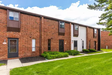 13 King Arthur Ct, Westerville, OH 43081