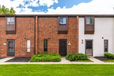 13 King Arthur Ct, Westerville, OH 43081