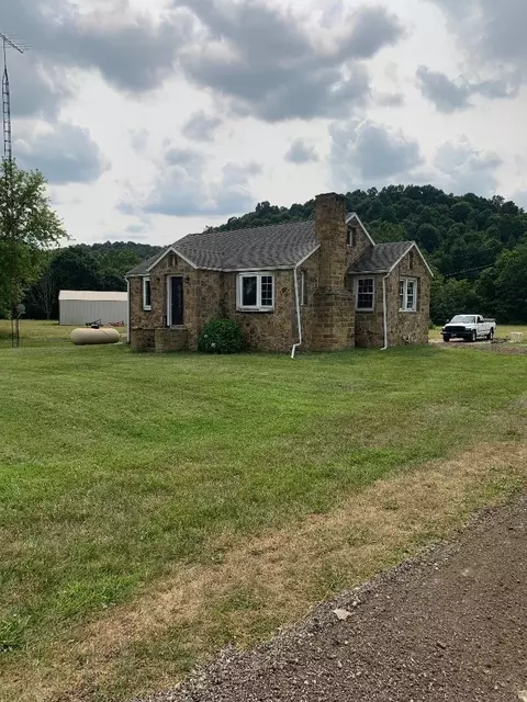 8605 Mt Vernon Rd, Saint Louisville, OH 43071