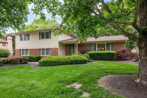 98 Walcreek Dr W, Columbus, OH 43230
