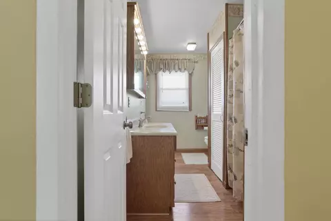 Entry Way - 236 Fieldpoint Rd, Heath, OH 43056 photo 2 of 2
