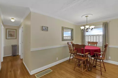 Dining - 236 Fieldpoint Rd, Heath, OH 43056 photo 2 of 2