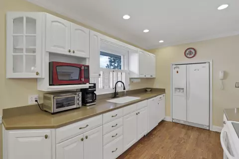Kitchen - 236 Fieldpoint Rd, Heath, OH 43056 photo 1 of 4