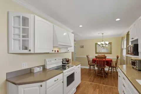 Kitchen - 236 Fieldpoint Rd, Heath, OH 43056 photo 3 of 4