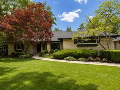 381 Northview Dr, Bexley, OH 43209