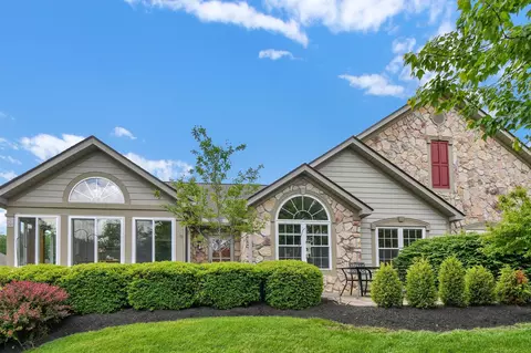 2111 Taylor Ln, Newark, OH 43055
