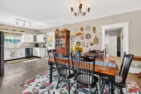 Dining - 283 State St, Jackson, OH 45640 photo 3 of 4
