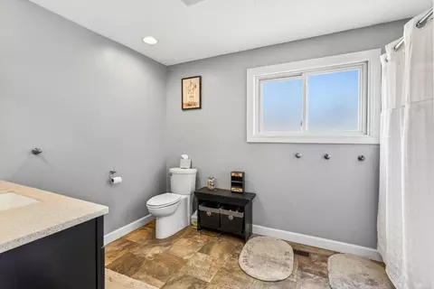 Bath - 283 State St, Jackson, OH 45640 photo 1 of 4