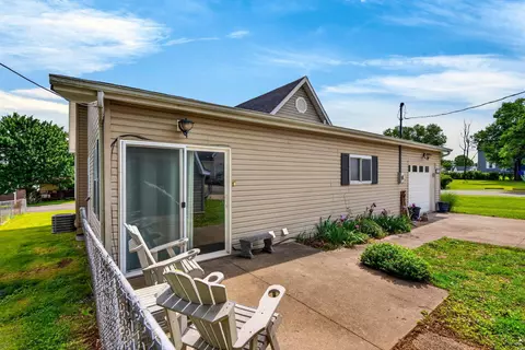 Exterior - 283 State St, Jackson, OH 45640 photo 6 of 7