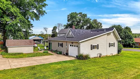Exterior - 283 State St, Jackson, OH 45640 photo 2 of 7