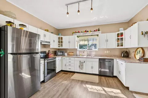 Kitchen - 283 State St, Jackson, OH 45640 photo 1 of 2
