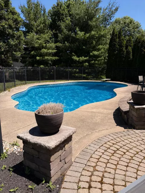 2449 Minnie Ct, Lewis Center, OH 43035