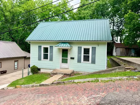 5 Smith St, Athens, OH 45701
