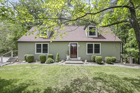 80 Lodge Ln, Sugar Grove, OH 43155