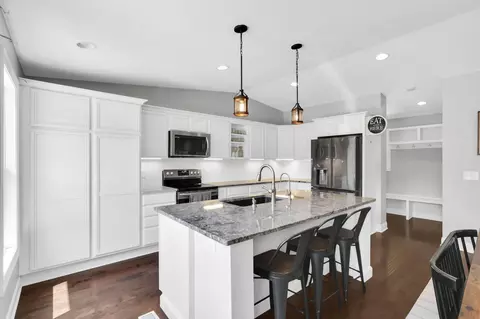 Kitchen - 10209 Appleton Rd, Johnstown, OH 43031 photo 2 of 5