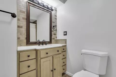 Bath - 10209 Appleton Rd, Johnstown, OH 43031 photo 2 of 4