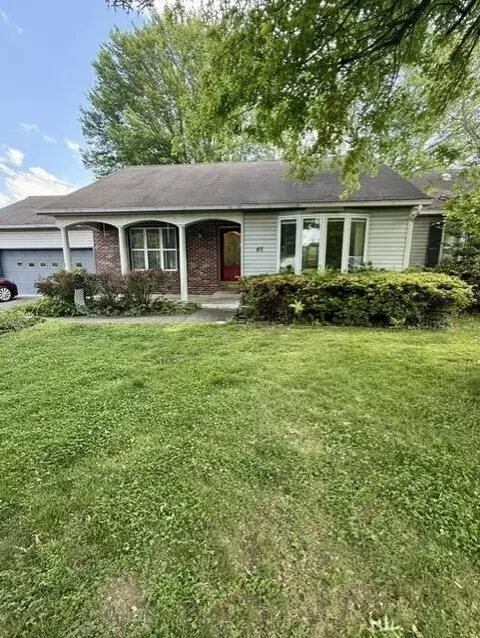 45 W 3rd St, The Plains, OH 45780