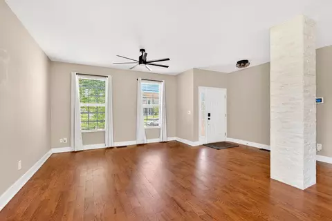 Living - 667 Green Forest Pl, Lithopolis, OH 43136 photo 3 of 13