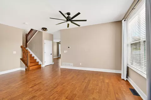 Living - 667 Green Forest Pl, Lithopolis, OH 43136 photo 5 of 13