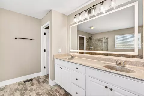 Bath - 667 Green Forest Pl, Lithopolis, OH 43136 photo 5 of 5