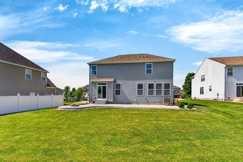 Exterior - 667 Green Forest Pl, Lithopolis, OH 43136 photo 7 of 12