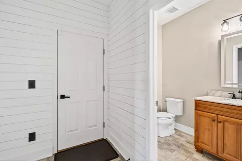 Entry Way - 667 Green Forest Pl, Lithopolis, OH 43136 photo 2 of 6