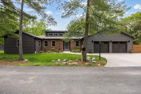 100 Chacey Ln, Worthington, OH 43085
