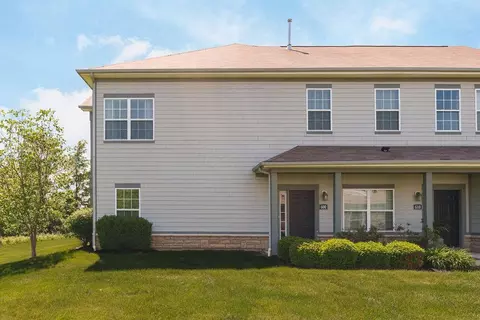 600 Redwood Ln, Lewis Center, OH 43035