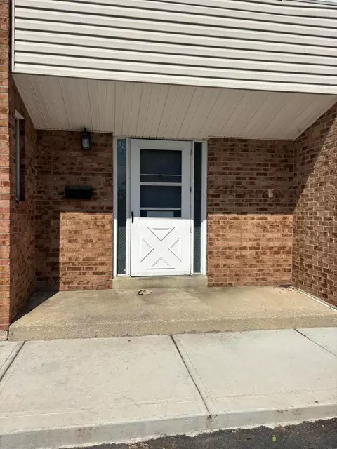 121 W Ticonderoga Dr #2J, Westerville, OH 43081