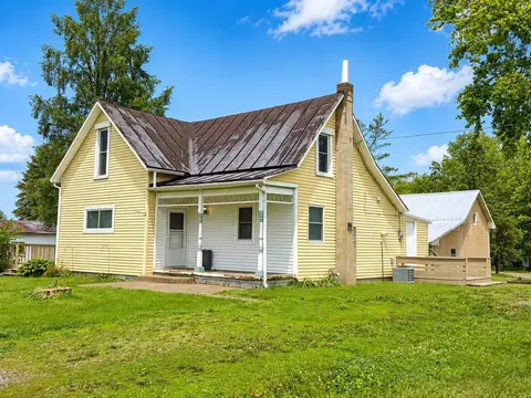 8055 Lock Rd, Centerburg, OH 43011
