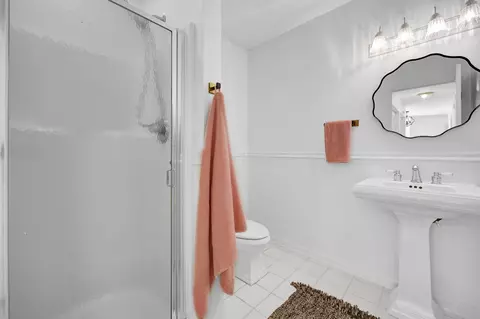 Bath - 1366 Windsor Ct, Circleville, OH 43113 photo 1 of 2