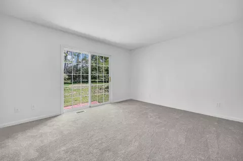 Bedroom - 1366 Windsor Ct, Circleville, OH 43113 photo 2 of 6