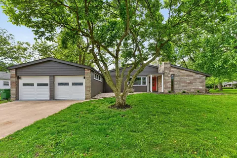 825 W 8th St, Marysville, OH 43040