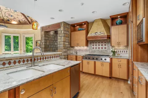 Kitchen - 1707 Hyatts Rd, Delaware, OH 43015 photo 3 of 6