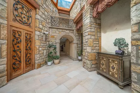 Entry Way - 1707 Hyatts Rd, Delaware, OH 43015 photo 1 of 11