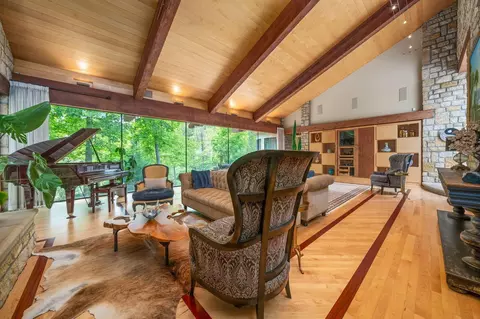 Living - 1707 Hyatts Rd, Delaware, OH 43015 photo 4 of 7