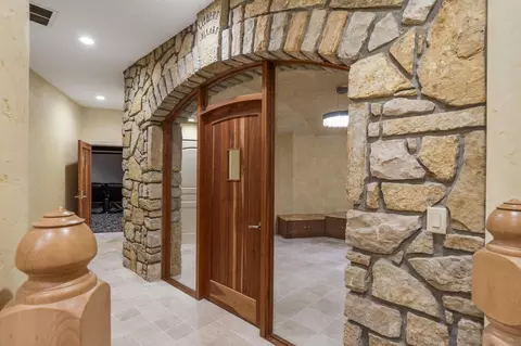 Entry Way - 1707 Hyatts Rd, Delaware, OH 43015 photo 10 of 11